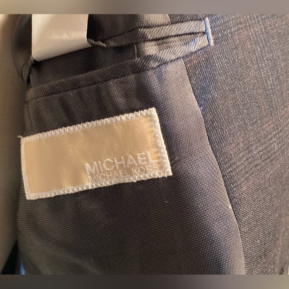 Michael Kors - Ultraluxury Blazer - 42L - Picture 3 of 4